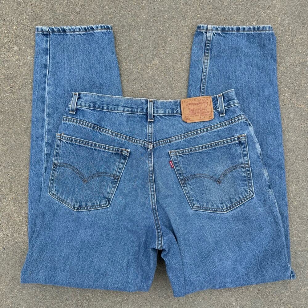 Vintage Y2K Levi's 550 Relaxed Fit Men's Blue Dad Denim Jeans 38x34